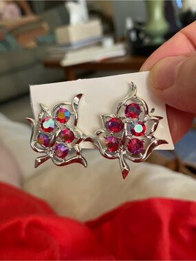 Sarah Coventry Sparkly Clip on Earrings